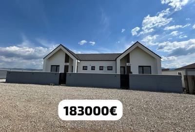 Casă cu 4 camere în Cărpiniș - 1