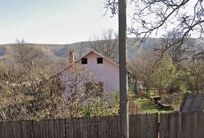 Casă cu 2 camere cu Teren 50 Mp în Davidești - 2