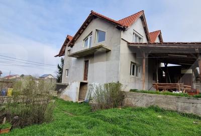 Casă cu 7 camere cu Teren 1000 Mp în Plaiul Vulcanești - 4