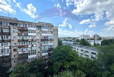 Apartament cu 3 camere decomandat în Drumul Taberei