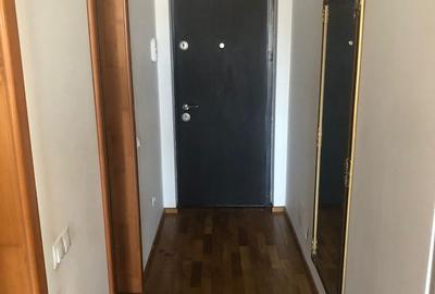 Apartament cu 3 camere semidecomandat în Central - 13