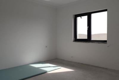 Casă cu 4 camere cu Teren 500 Mp în Săbăreni - 5