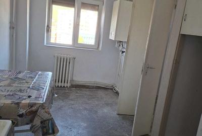 Apartament cu 3 camere decomandat în Decebal
