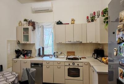 Apartament cu 3 camere semidecomandat, mobilat în Gruia