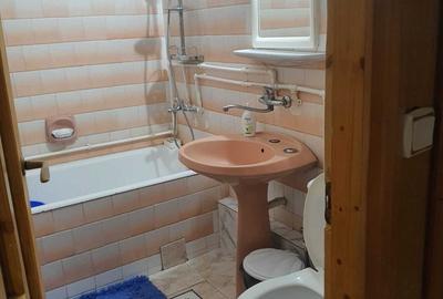 Apartament cu 3 camere decomandat în E3