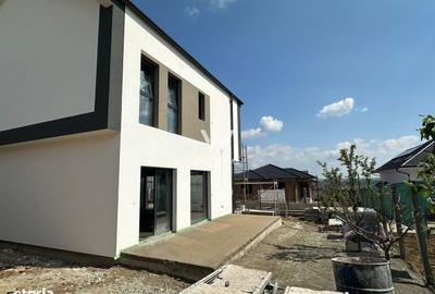 Casă cu 4 camere în Crinț - 13