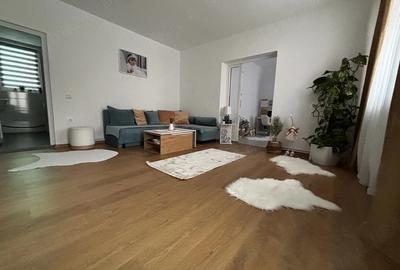 Casă cu Teren 876 Mp în Central - 9