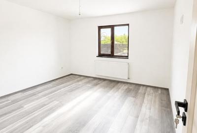 Casă cu 3 camere cu Teren 500 Mp în Podu Roș