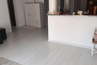 Spațiu comercial, de 320 mp, în Central - 4