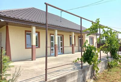 Casă cu 3 camere în Cudalbi - 2
