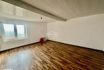 Casă cu 3 camere cu Teren 1050 Mp în Central