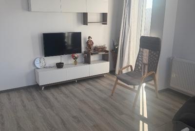 Apartament cu 2 camere decomandat, mobilat în Central