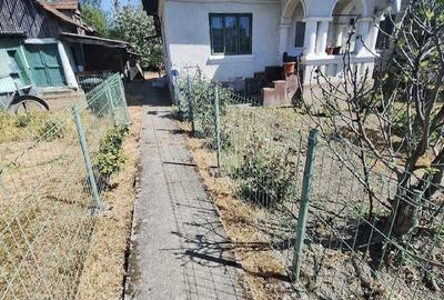 Casă cu Teren 1000 Mp în Arginești