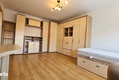 Apartament cu 3 camere în Centrul Civic