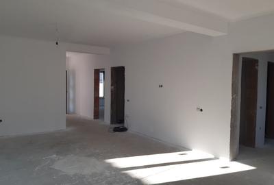 Casă cu 4 camere în Central - 1