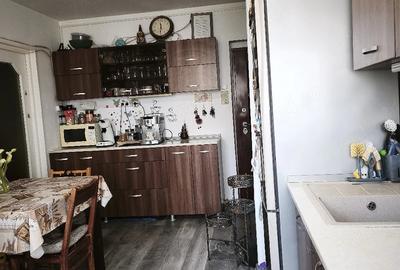 Apartament cu 3 camere semidecomandat în Tudor Vladimirescu