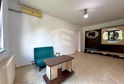 Apartament cu 3 camere semidecomandat în Sud