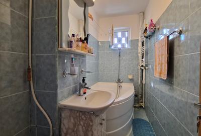Apartament cu 2 camere semidecomandat în Km 5 - 13