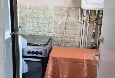 Apartament cu 3 camere semidecomandat în Central - 2