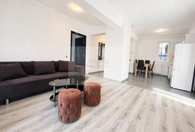Apartament cu 3 camere semidecomandat, mobilat în Iris