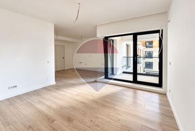 Apartament cu 3 camere semidecomandat în Gara de Est