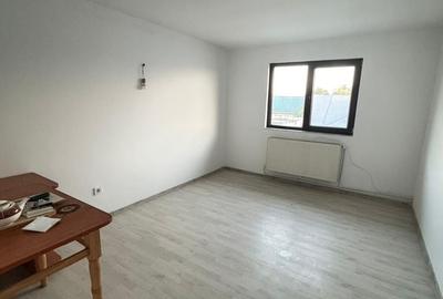 Casă cu 8 camere cu Teren 300 Mp în Ciurea - 10