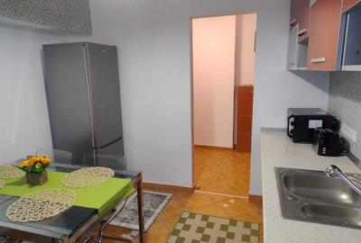 Apartament cu 4 camere decomandat, mobilat în Lacul Tei