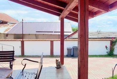 Casă cu 4 camere în Budești