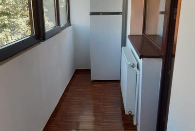 Garsonieră decomandată în Central - 2