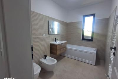 Casă cu 4 camere cu Teren 500 Mp în Bucium