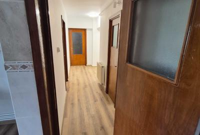 Apartament cu 2 camere decomandat în Popoveni