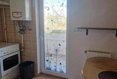 Apartament cu 3 camere decomandat în Lunei - 4