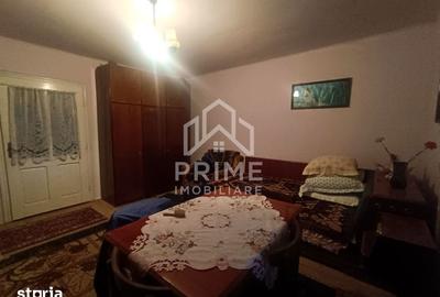 Casă cu 5 camere cu Teren 2465 Mp în Central - 2
