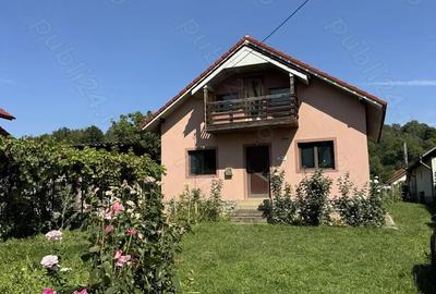 Casă cu 3 camere cu Teren 600 Mp în Padeș - 1