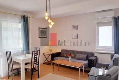 Apartament cu 3 camere decomandat, mobilat în Roșu