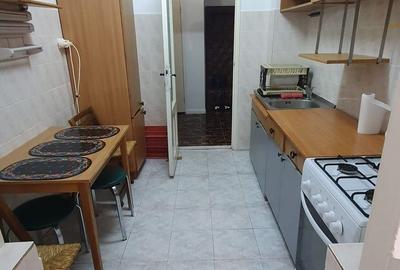 Apartament cu 2 camere decomandat, mobilat în Micro 19