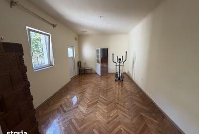 Spațiu comercial, de 100 mp, în Central
