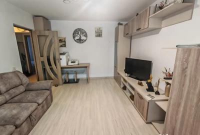 Apartament cu 3 camere decomandat, mobilat în Poarta 6 - 4