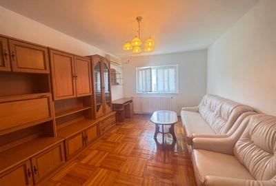 Apartament cu 3 camere decomandat în Tomis III