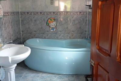 Casă cu 3 camere cu Teren 50 Mp în Central