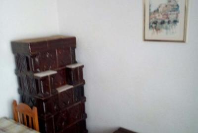 Apartament cu 2 camere decomandat în Ștei - 1
