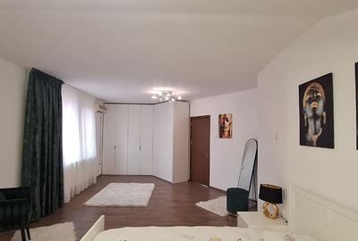 Apartament cu 4 camere decomandat în Voluntari