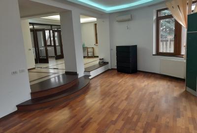 Casă cu 8 camere cu Teren 1450 Mp în Joița - 14