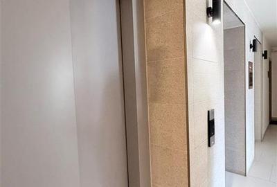 Apartament cu 2 camere decomandat în Tractorul - 8