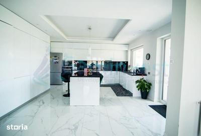 Casă cu 4 camere cu Teren 500 Mp în Central