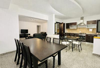 Apartament cu 5 camere semidecomandat în Aviatorilor