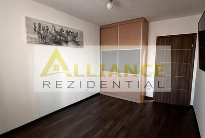 Apartament cu 3 camere decomandat în Metalurgiei