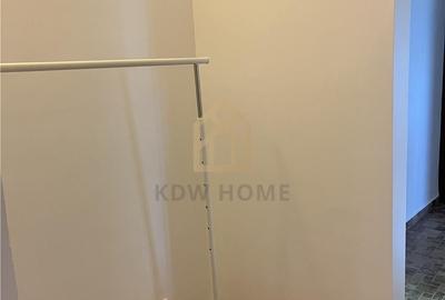 Apartament cu 3 camere decomandat în Tei