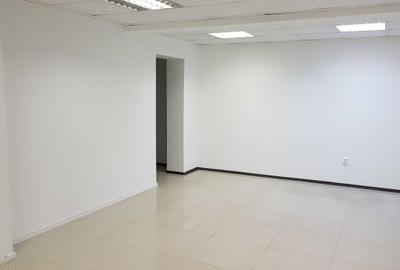 Apartament cu 4 camere decomandat în Cotroceni
