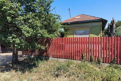 Casă cu 3 camere cu Canalizare în Novaci